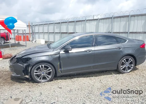 2017 Ford Fusion Titanium из США, поврежденный, VIN 3FA6P0K98HR363360